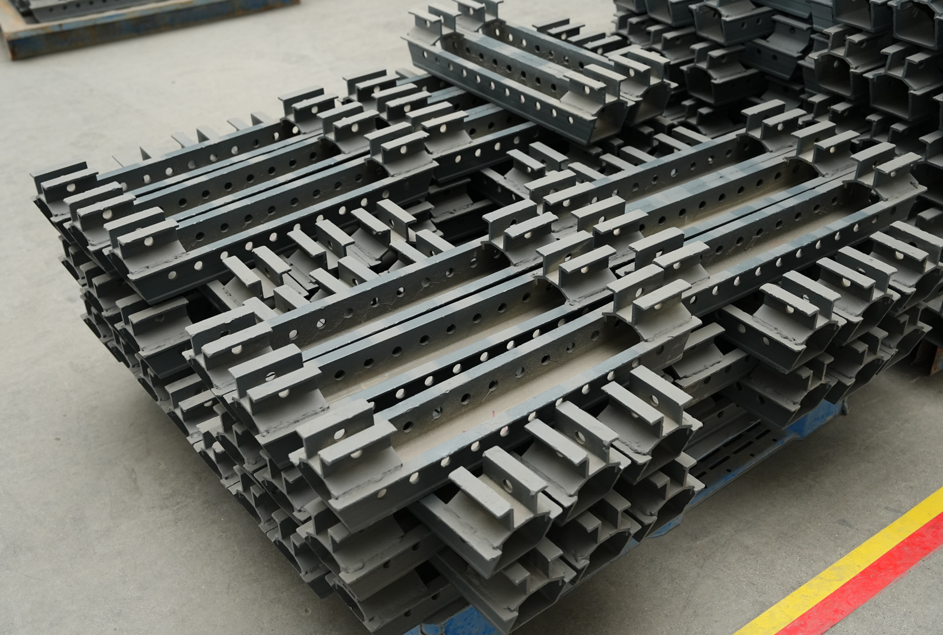 EB head support, early dismantling head, slab support head