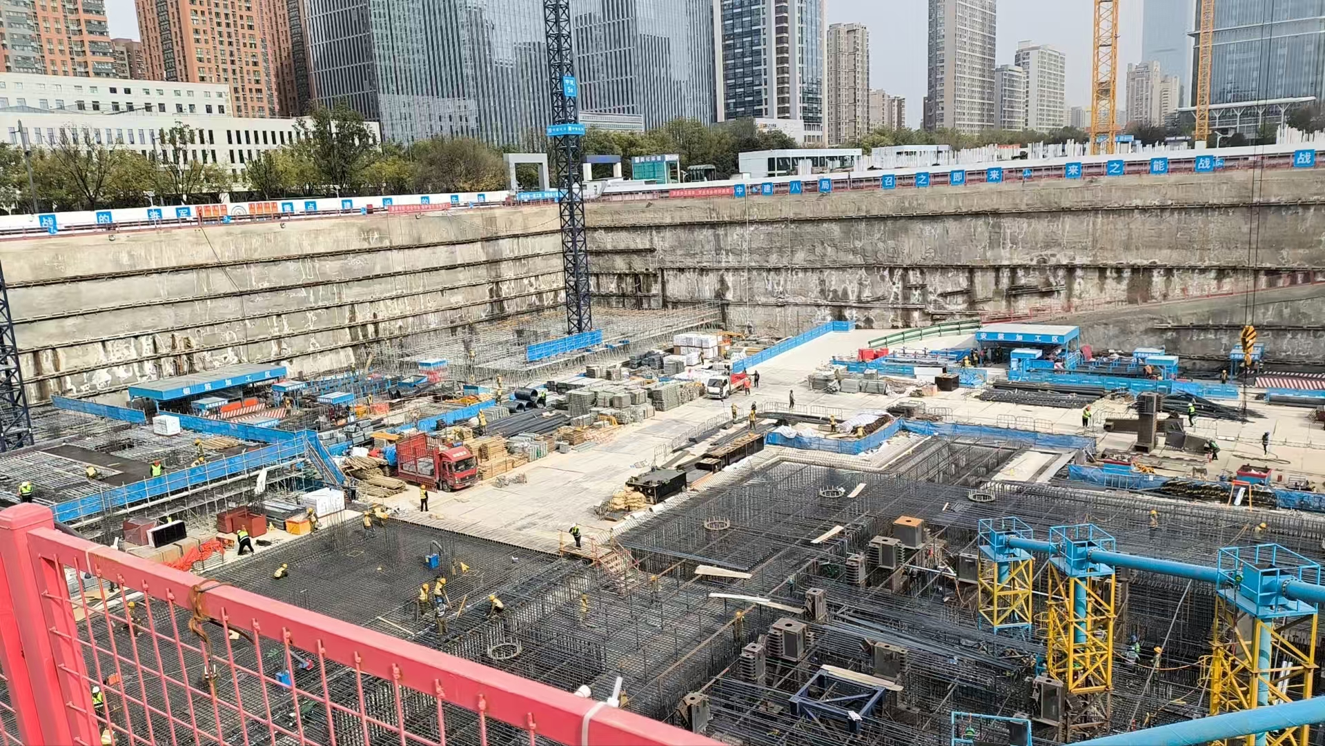 Aluminum Formwork for High-Rise Buildings: Construction Efficiency & Technical Advantages