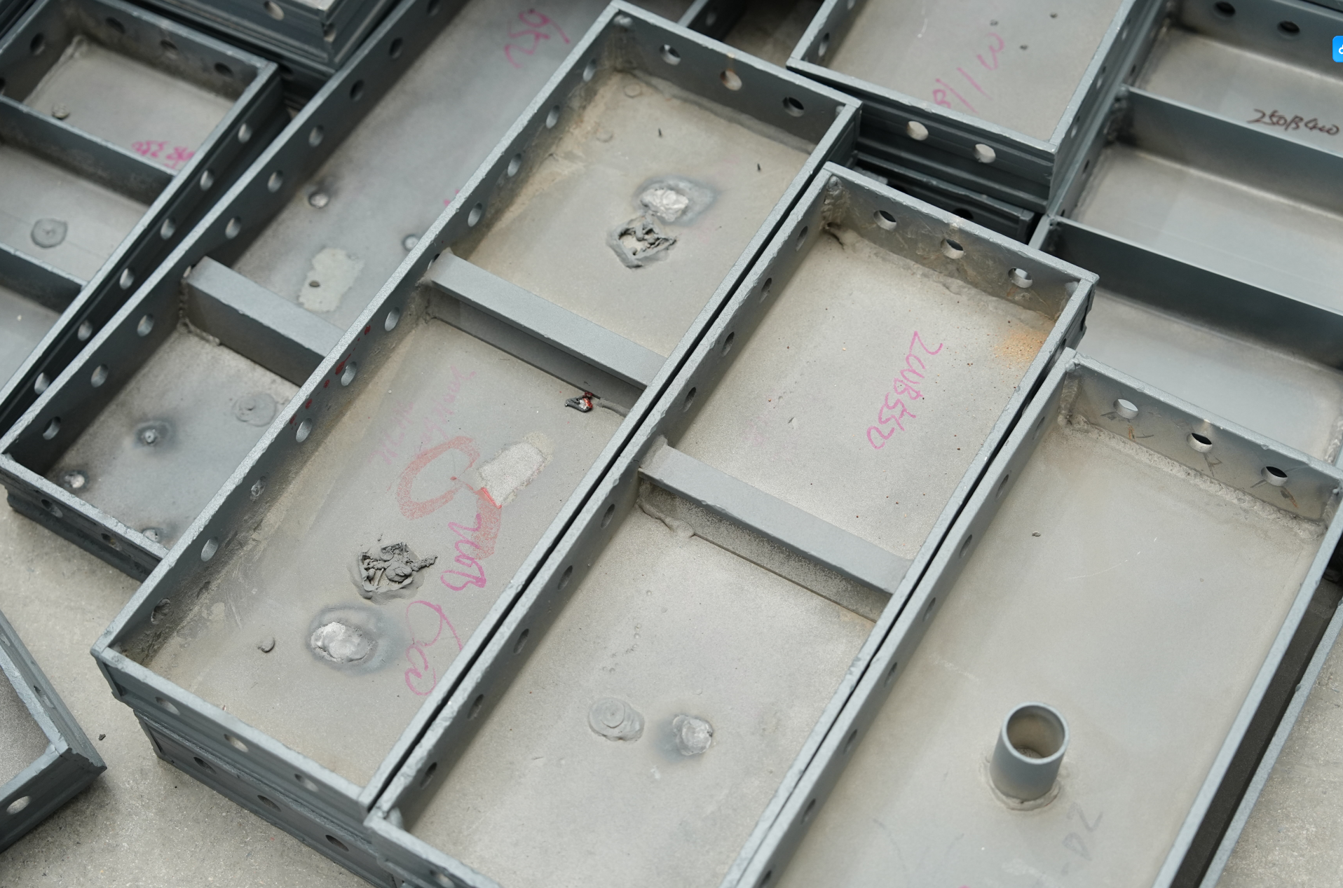 K plate, coupler formwork, connecting plate, floor transition panel